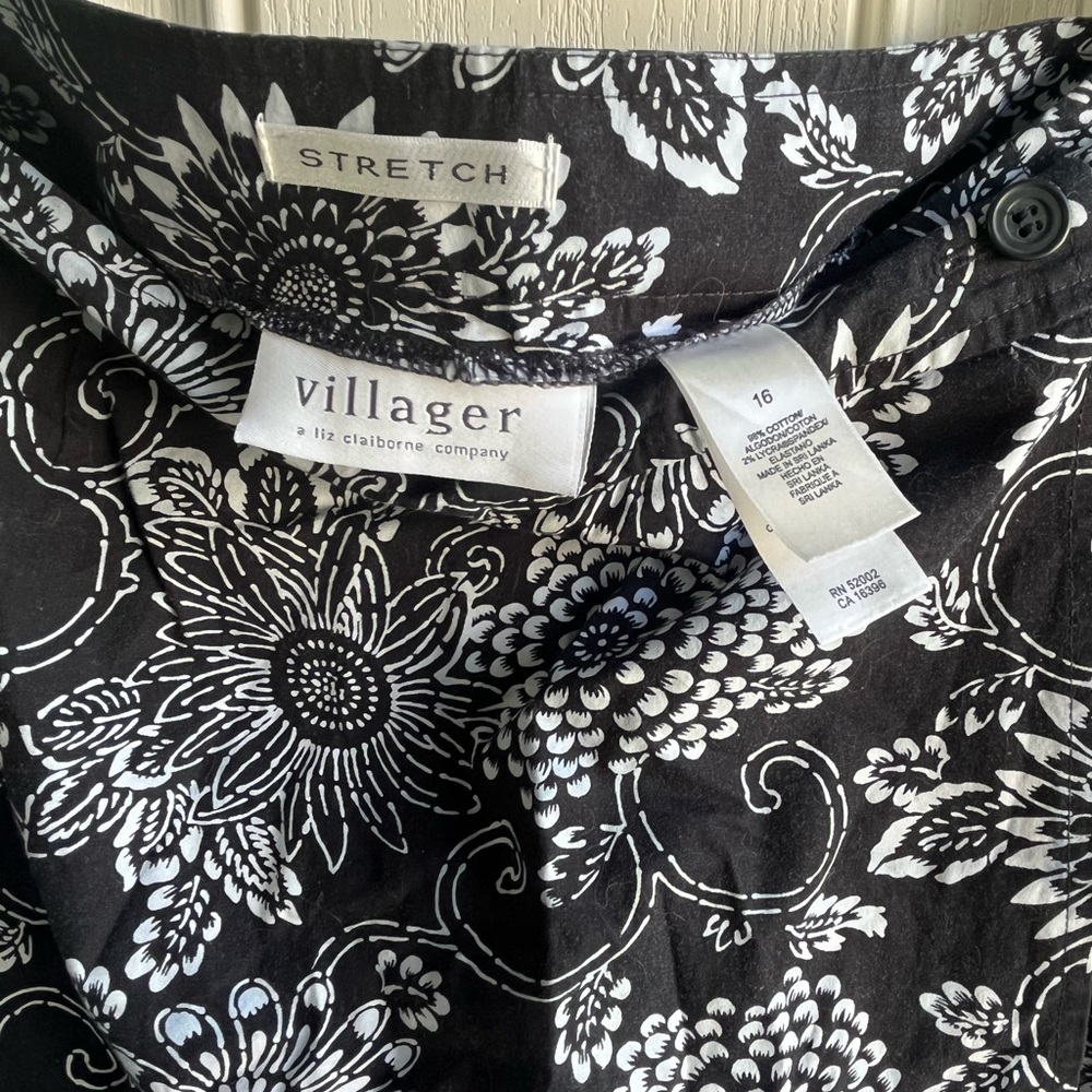 Black and White Floral Skirt - Picture 3 of 3